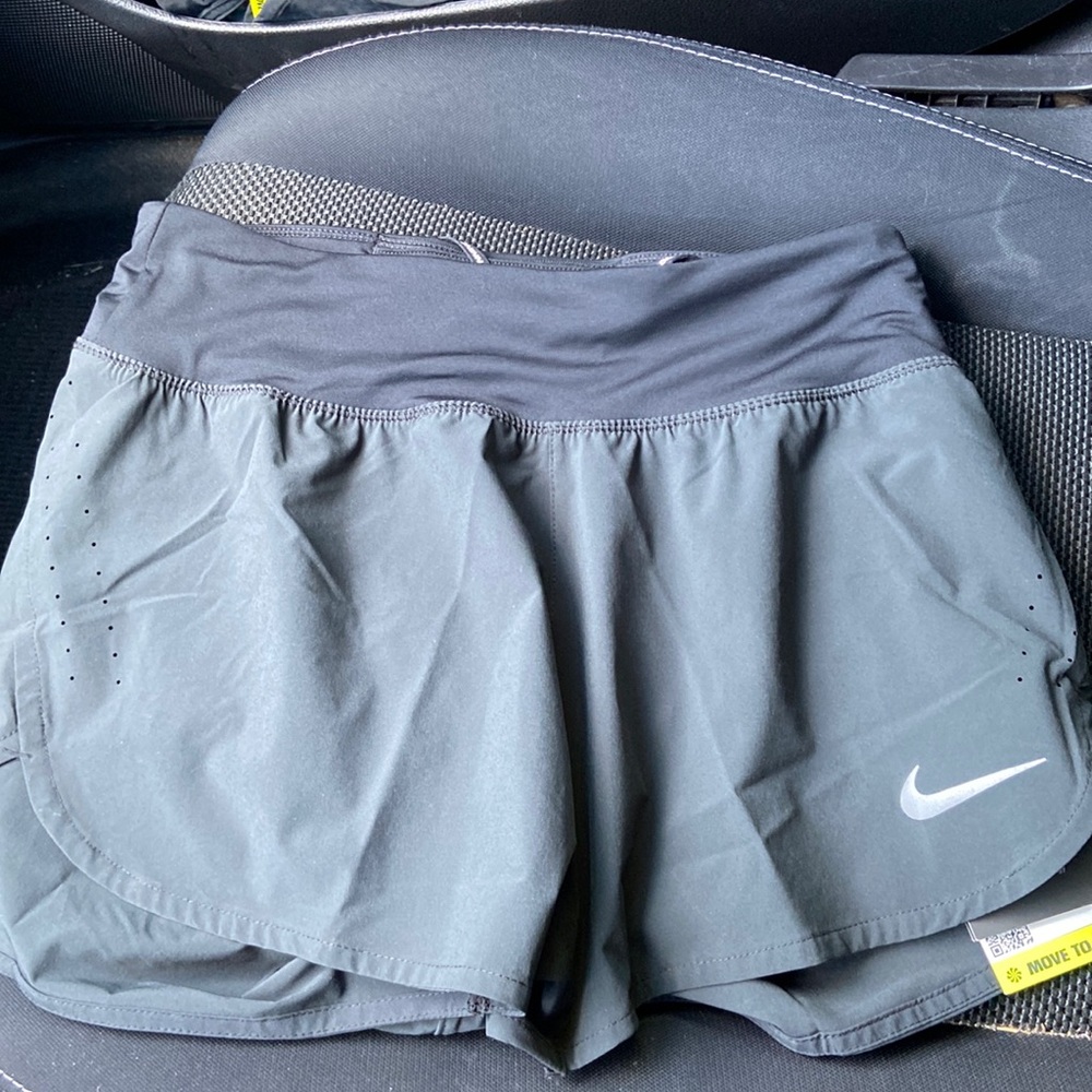 black nike running shorts women’s small